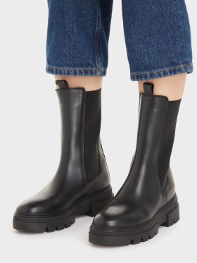 Tommy Hilfiger monochromatic chelsea boots