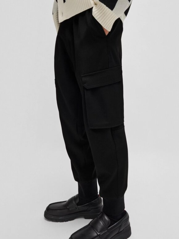 HUGO MENSWEAR - HUGO SLIM-FIT TROUSERS IN STRETCH GABARDINE